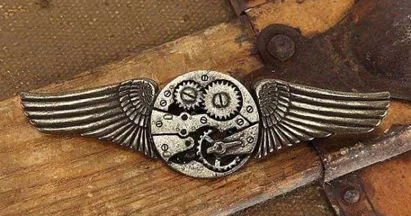Best Sale Antique Gear Wing Pin Costume Jewelry