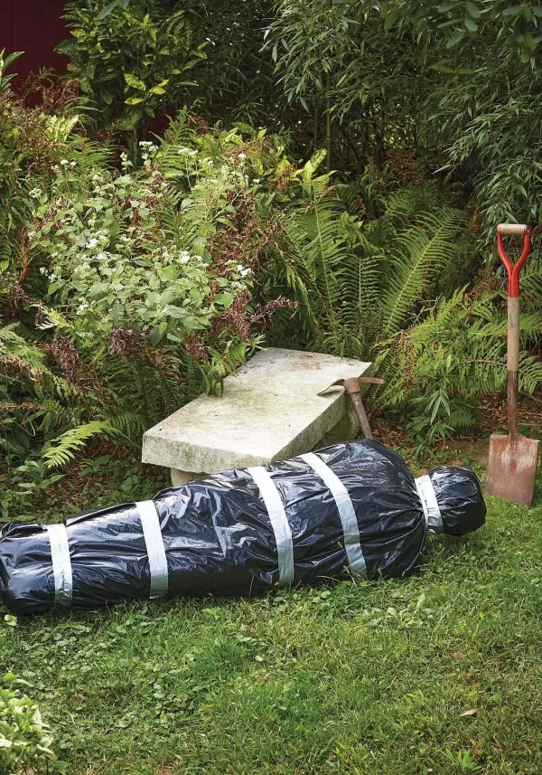 Cheap Outdoor Body In A Bag Decoration Halloween Props
